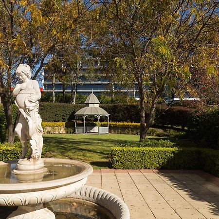 Visy Dior Hotel Baulkham Hills Buitenkant foto
