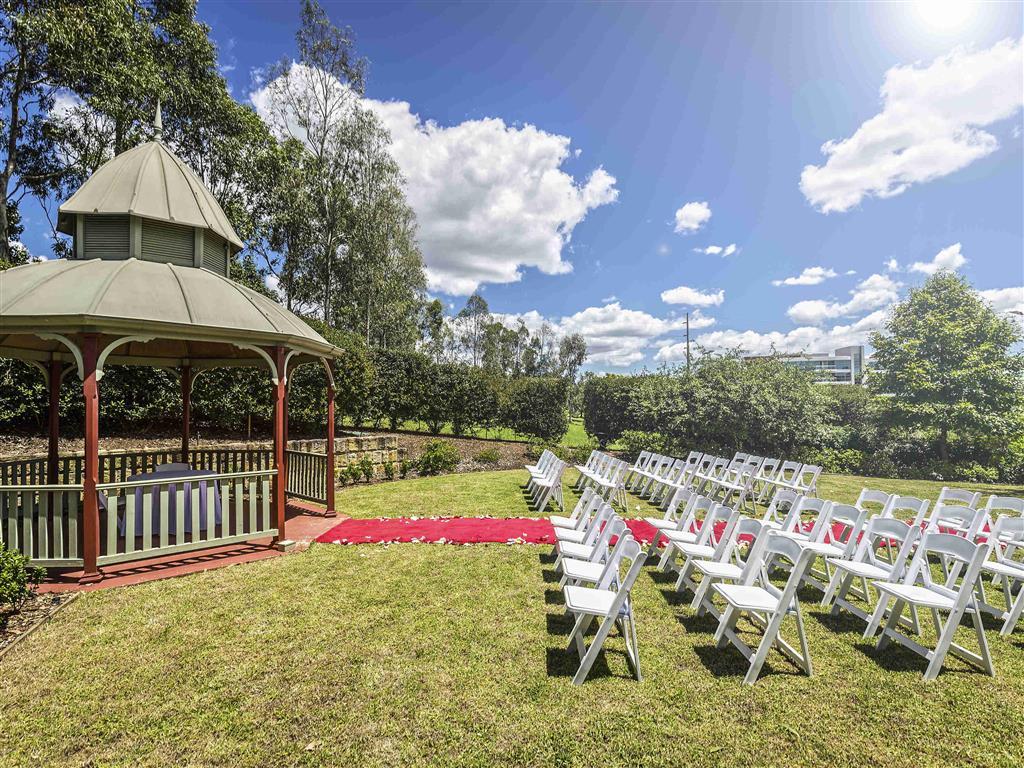 Visy Dior Hotel Baulkham Hills Buitenkant foto