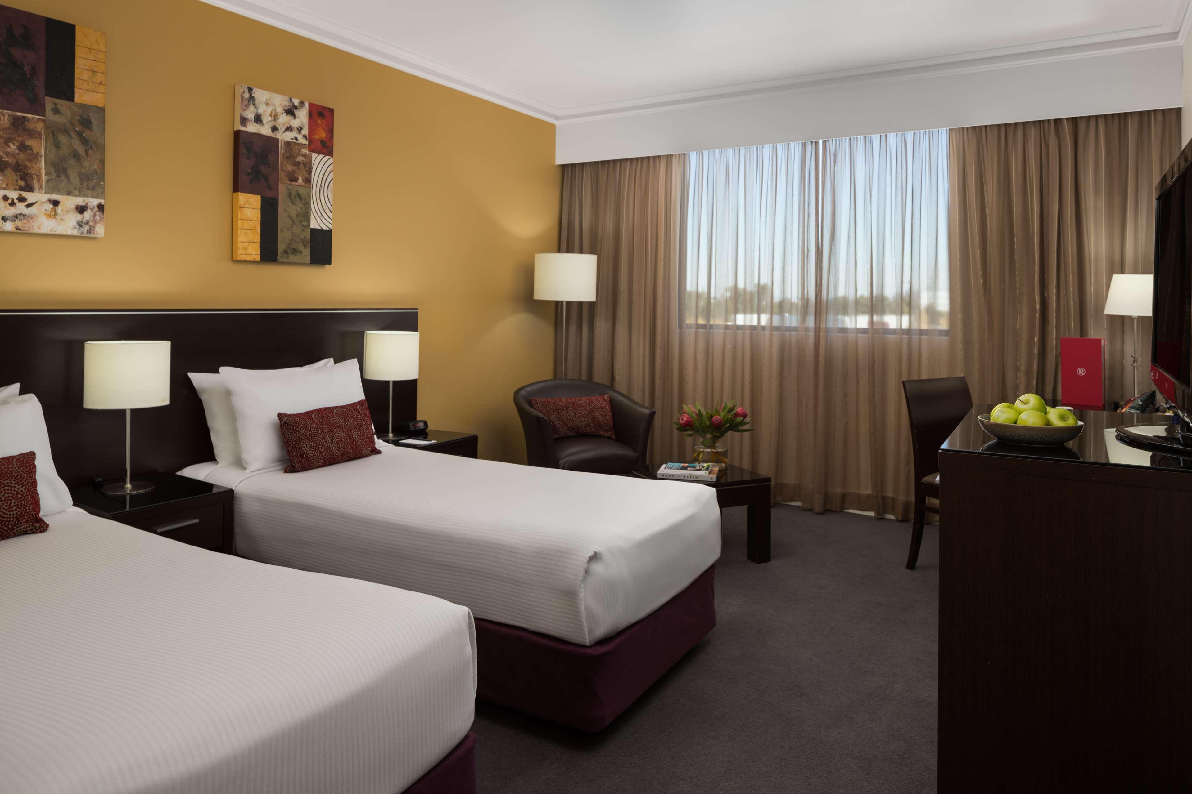 Visy Dior Hotel Baulkham Hills Buitenkant foto
