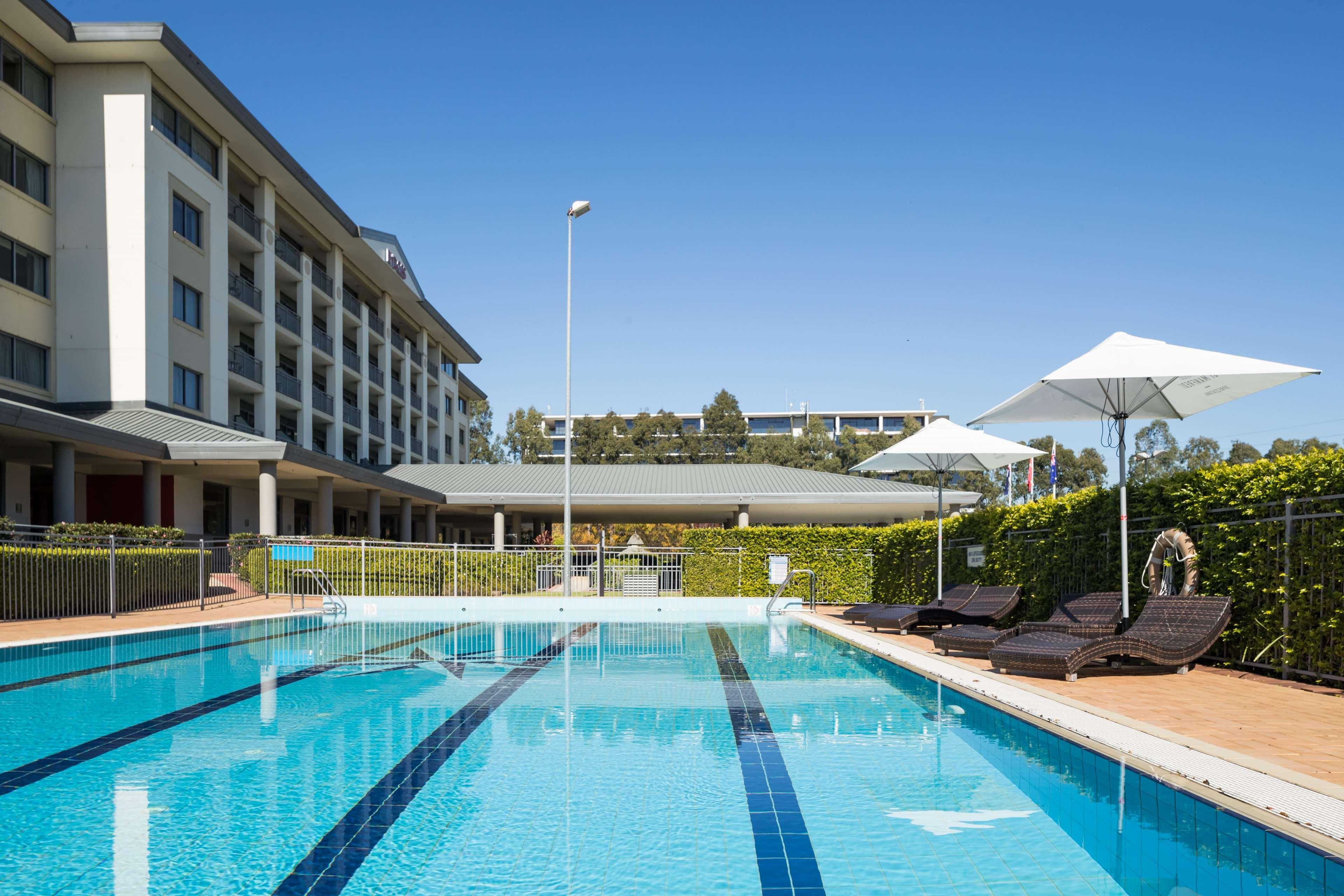 Visy Dior Hotel Baulkham Hills Buitenkant foto