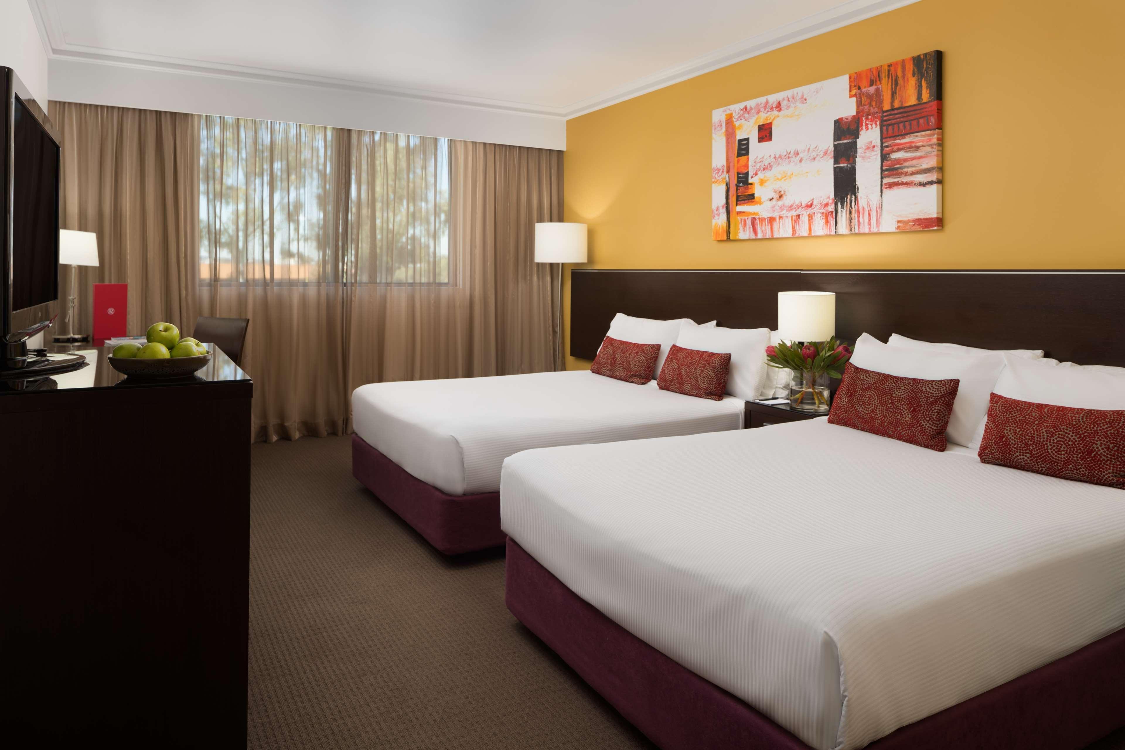 Visy Dior Hotel Baulkham Hills Buitenkant foto