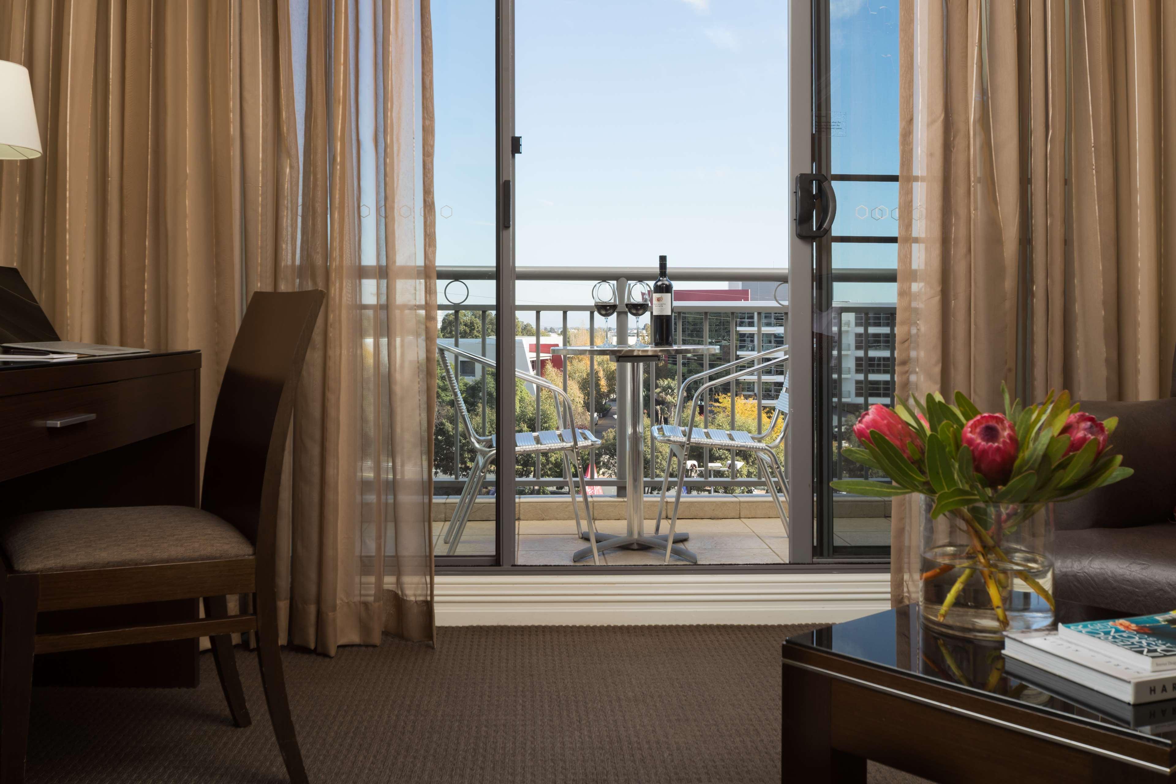 Visy Dior Hotel Baulkham Hills Buitenkant foto