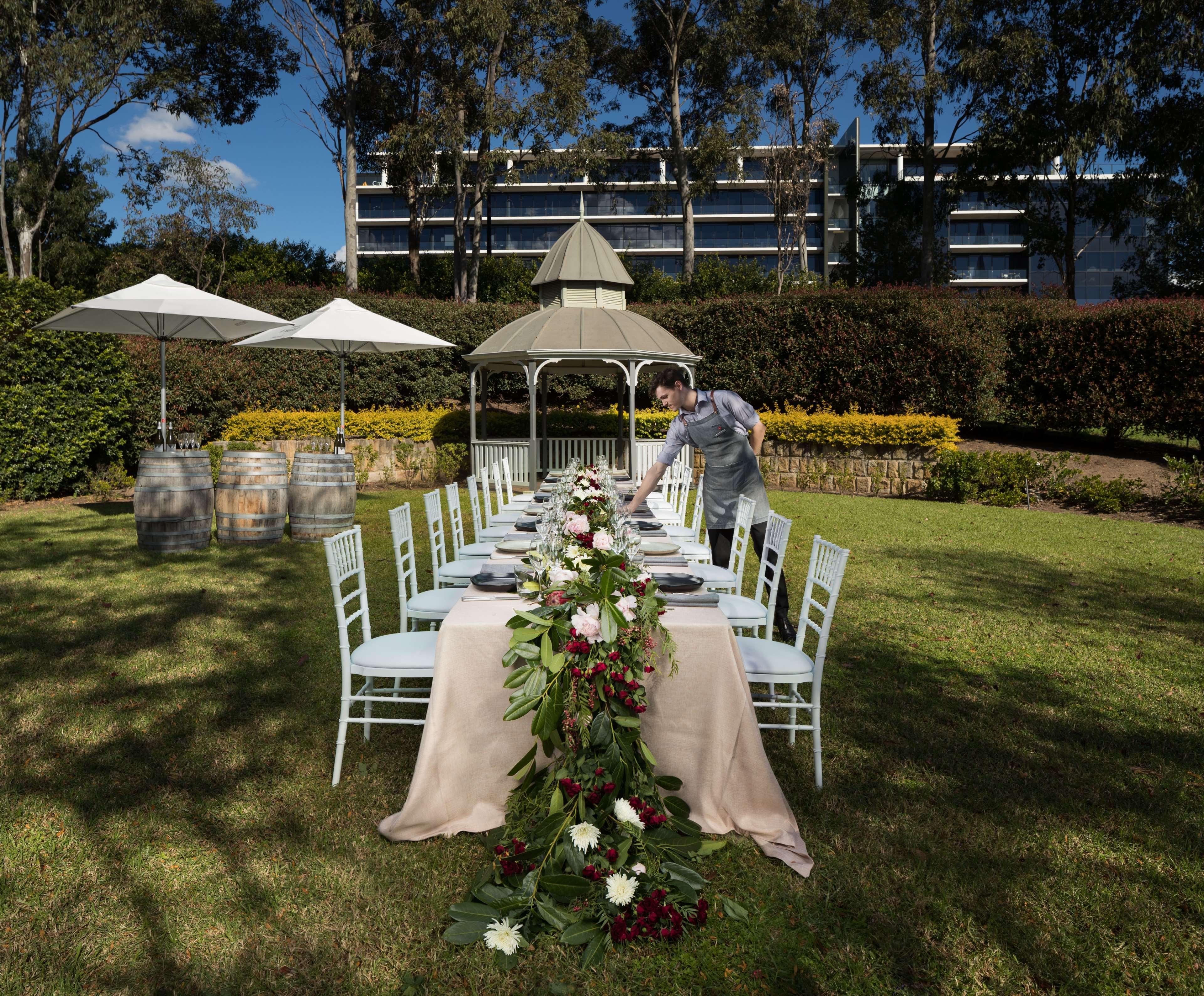 Visy Dior Hotel Baulkham Hills Buitenkant foto