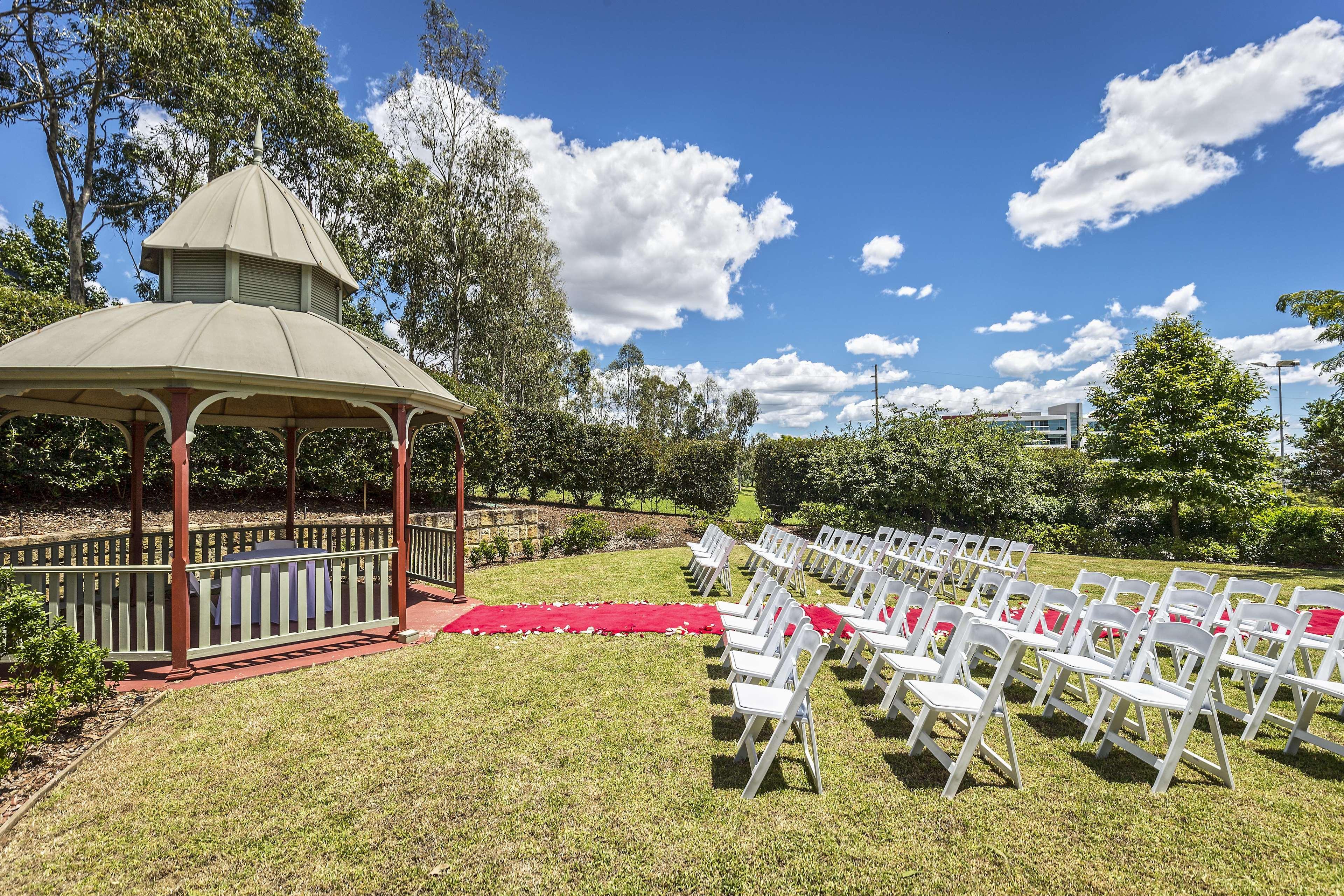 Visy Dior Hotel Baulkham Hills Buitenkant foto