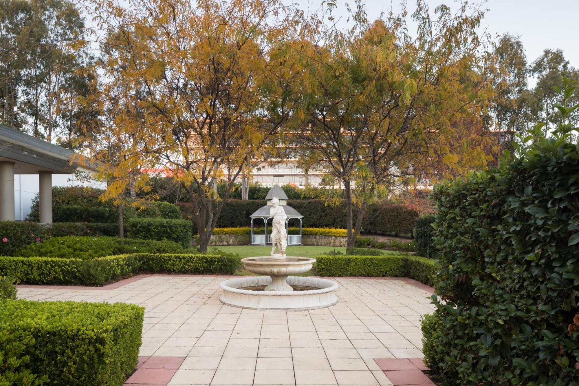 Visy Dior Hotel Baulkham Hills Buitenkant foto